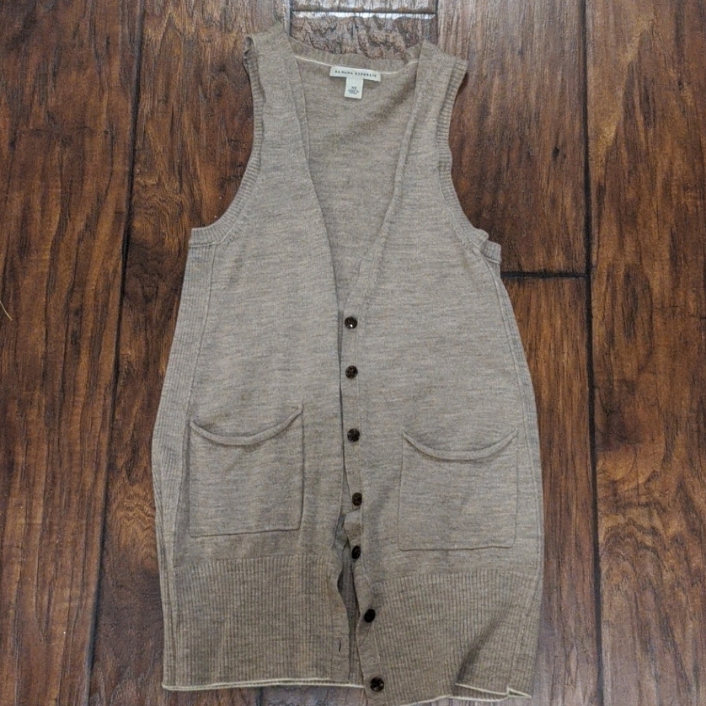 Sweater vest